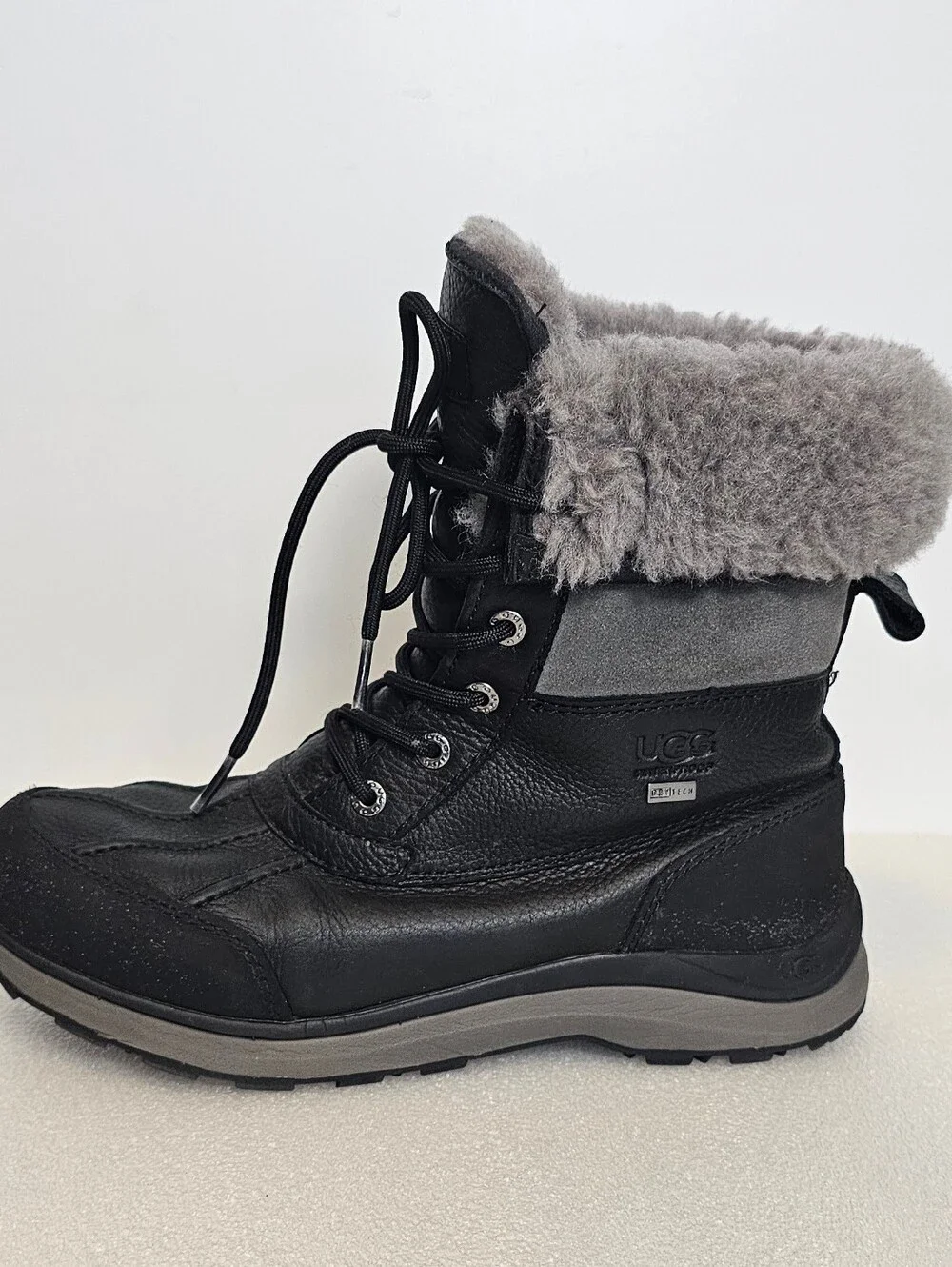 UGG Women’s Adirondack Boot III - Black Waterproof Insulated - Size 9